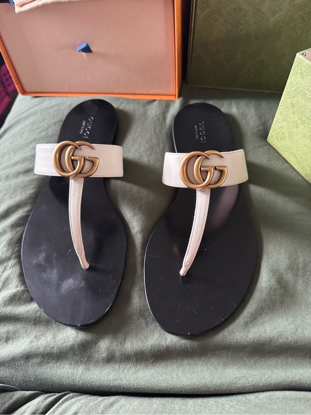 Gucci Cream Leather GG Thong Sandals with Gold Hardware